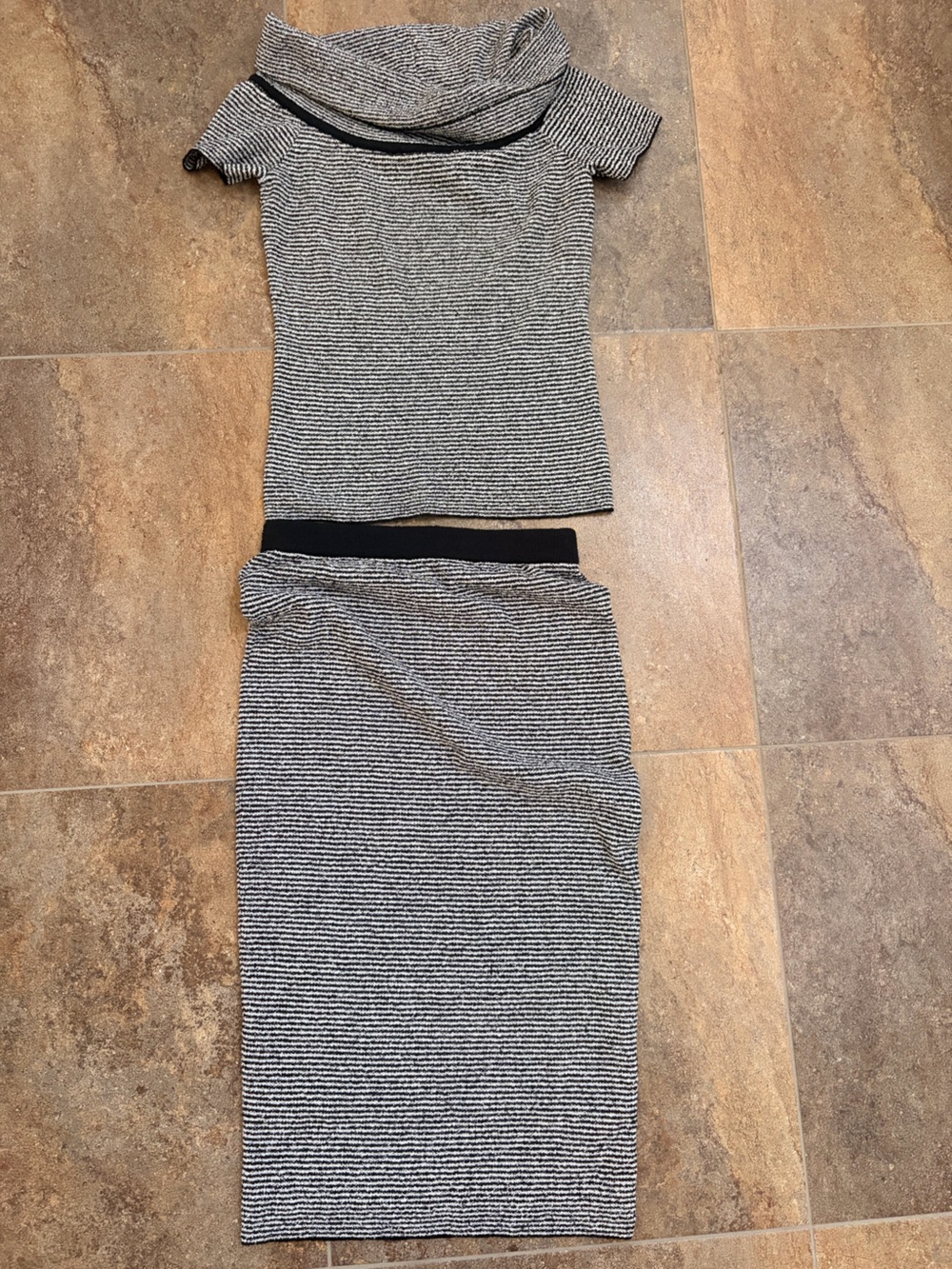 🖤🤍Etcetera Black & White Striped Knit Jogger Skirt Set